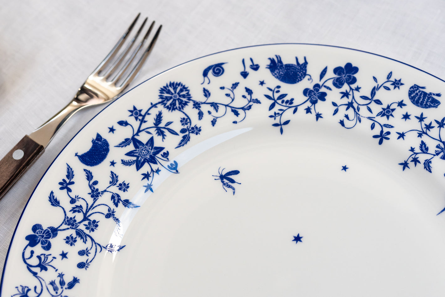 blue white porcelain tableware made in England bone china dinner set uk chinoiserie